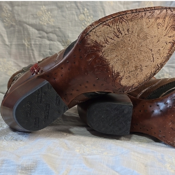 Tony Lama Cowboy Boots - Picture 7 of 9